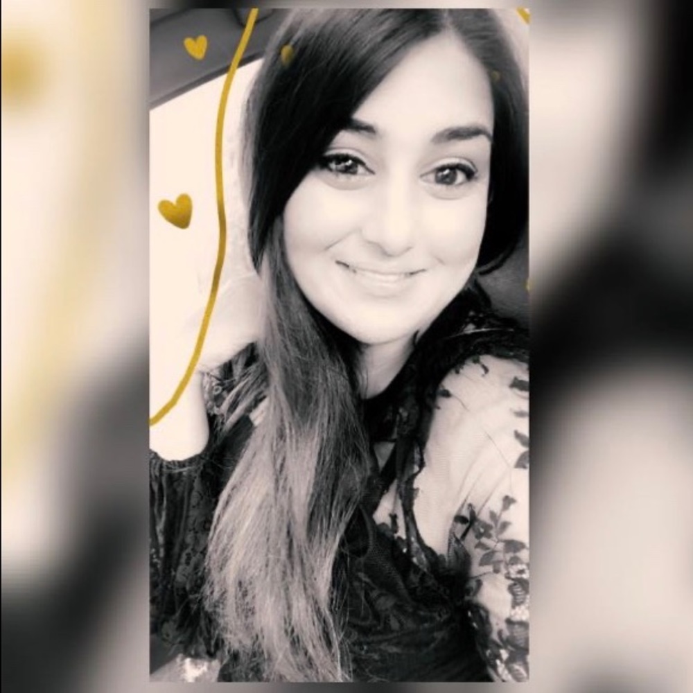 Meet your Posher, Aisha